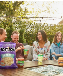 Alternative view of Tostitos Salsa - Medium 418 mL Made in Canada Glass Jar Salsa Party Dip Nachos Burritos Pantry Staple
